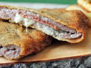 Cachopo de ternera con queso havarti y jamón serrano