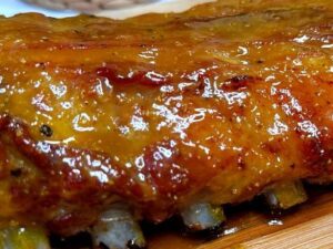Costillar asado a baja temperatura a la miel y la mostaza