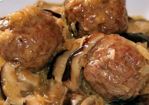Albóndigas en salsa de setas