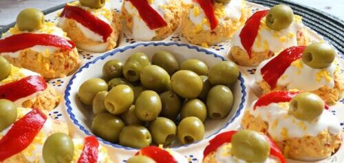 Huevos rellenos de atún